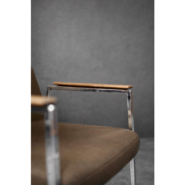 This conference chair was made by the German manufacturer Drabert during the 1970s. According to the stamp, it was...