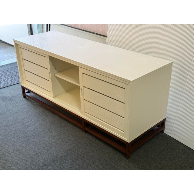 Farmhouse Crate & Barrel Clapboard Media Console, White For Sale - Image 3 of 12