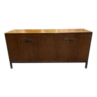 Mid Century Modern Walnut Sideboard. Founders Furniture, Attributed For Sale