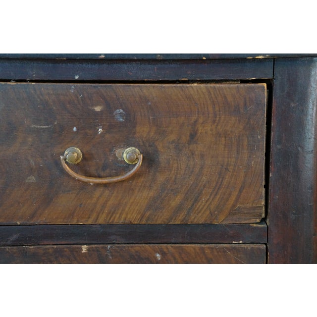 Late 18th Century Antique 18th Century American Federal Crotch Mahogany Chest of Drawers Dresser For Sale - Image 5 of 15