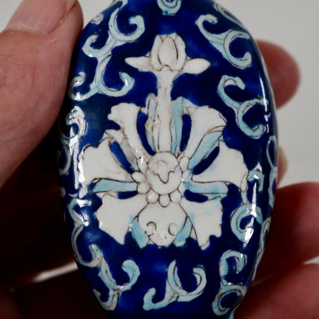 Blue Antique Blue & White Enamel Lotus Flower Chinese Snuff Bottle With Stone Stopper For Sale - Image 8 of 15