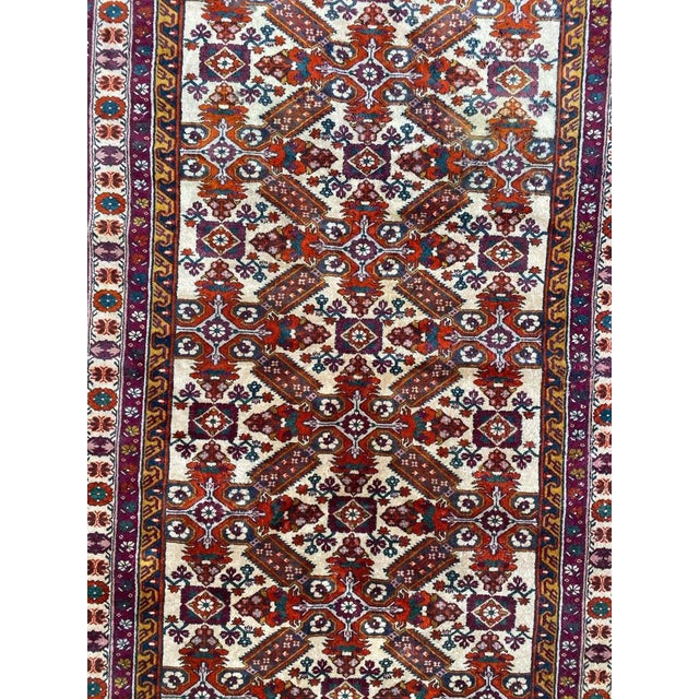 Nice 20th century Shirwan rug with geometrical Kouba design and nice colors with blue, green, orange and purple, entirely...