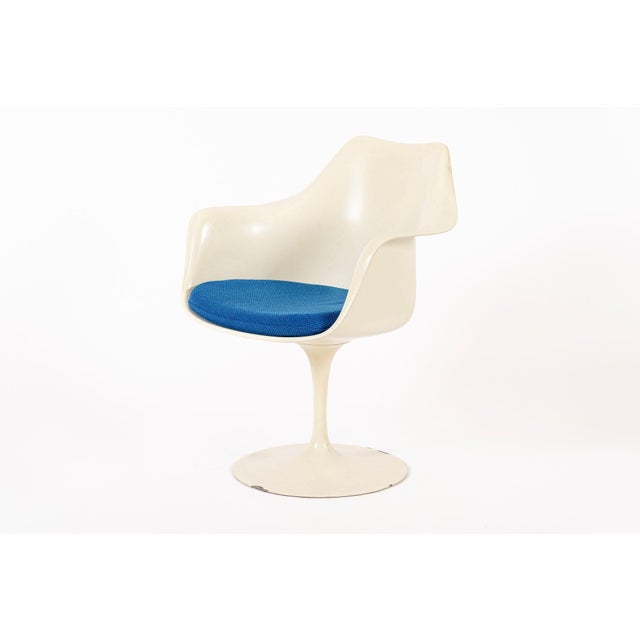 Original Fiberglass Tulip Arm Chair by Eero Saarinen for Knoll 1970s For Sale In Detroit - Image 6 of 15