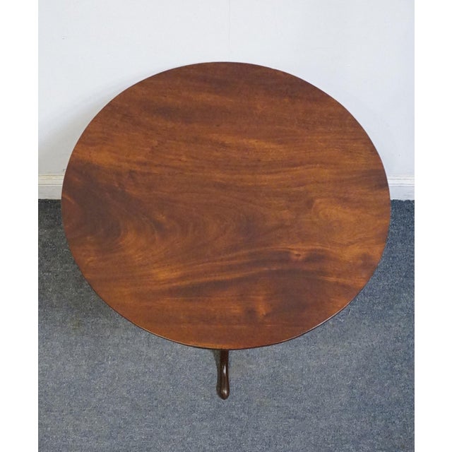 Late 20th Century Vintage Antique Solid Mahogany Traditional Style 26" Round Tilt-Top Accent Table For Sale - Image 5 of 9
