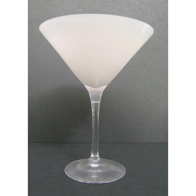 It is a very rare color for this elegant set of 6 martini crystal glass .All in excellent condition.