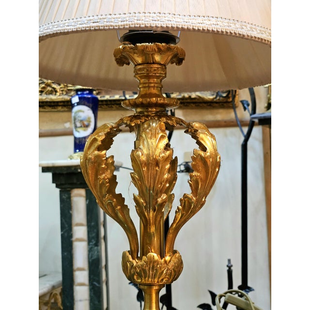 French-Style Gold Leaf Table Lamp – Delicate Bronze Base With Ornate Leaf Motifs & Pleated Shade For Sale - Image 4 of 4