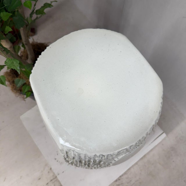 White Textured White Glazed Ceramic Pedestal with Brown Detail For Sale - Image 8 of 12