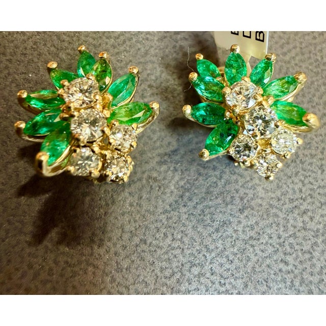 1.6Ct Natural Brazilin Marquise Emerald & 1.0 Ct Diamond Clip on Earring 18 KYG For Sale In New York - Image 6 of 18