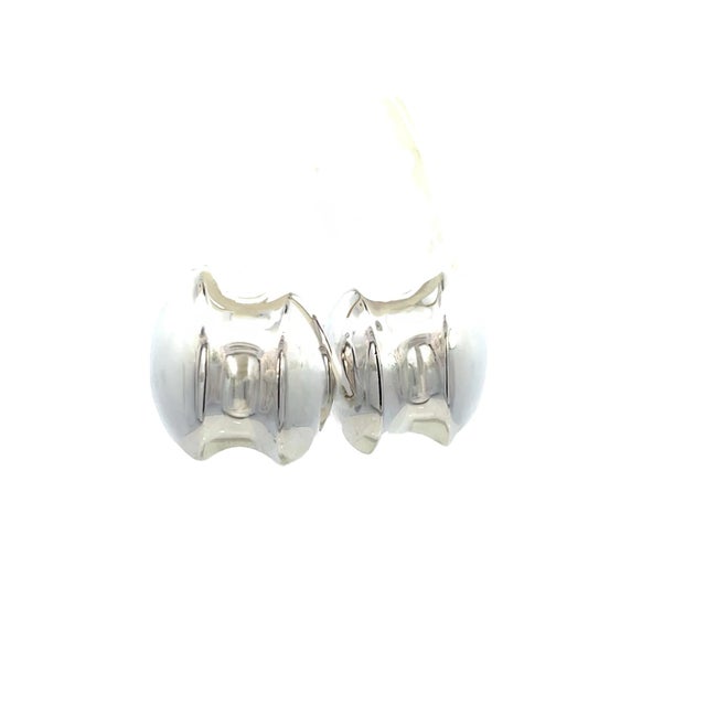1990s Pair of Tiffany & Co Estate Large Puffed Earrings Sterling Silver 6.5 Grams For Sale - Image 4 of 7