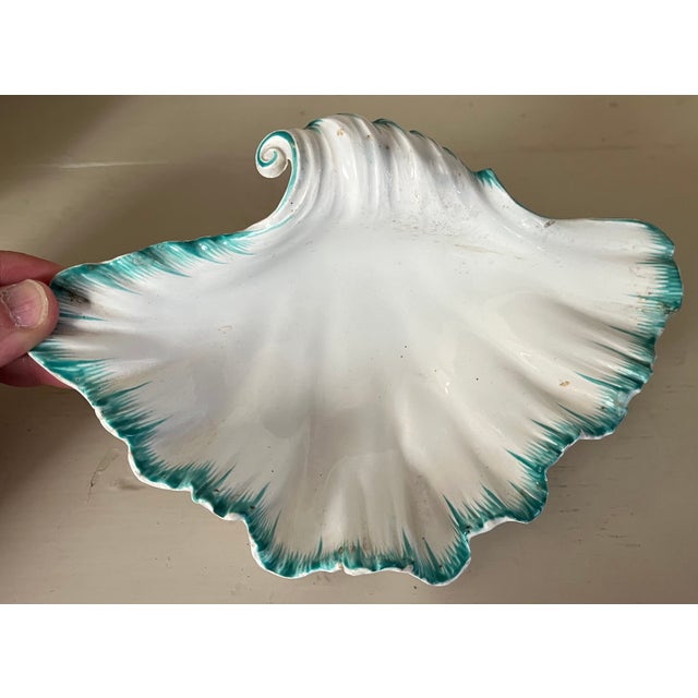 Wedgwood Antique 18th Century Wedgwood Creamware Feather Edge Sea Shell Dishes - A Pair For Sale - Image 4 of 16