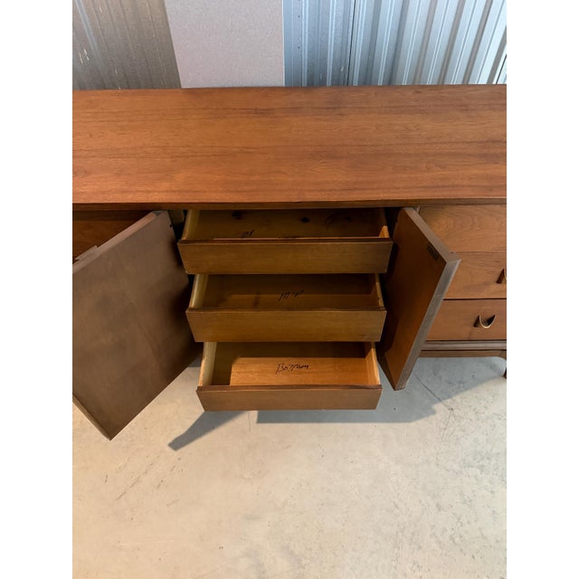 Broyhill Brasilia Mid 20th Century Broyhill Brasilia Long Lowboy Triple Dresser - Attributed For Sale - Image 4 of 6