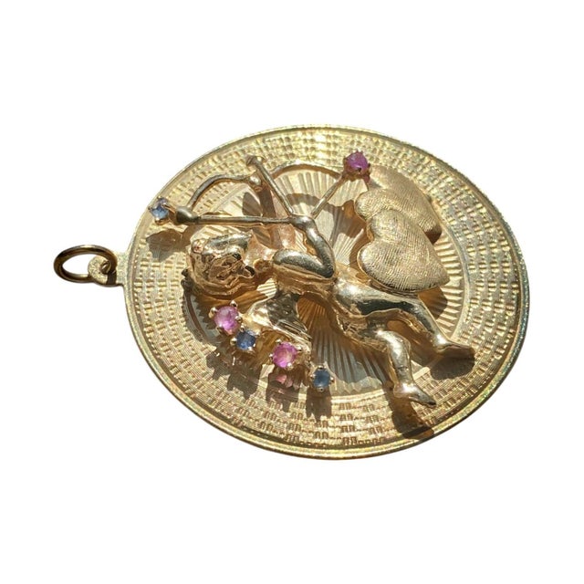 Contemporary Late 20th Century Vintage 10k Cupid and Hearts Large Disc Charm Pendant For Sale - Image 3 of 7