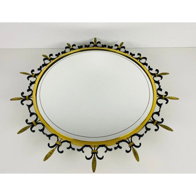 Mid-Century Modern Italian Round Illuminated Brass Wall Mirror, Italy, 1960s For Sale - Image 9 of 11