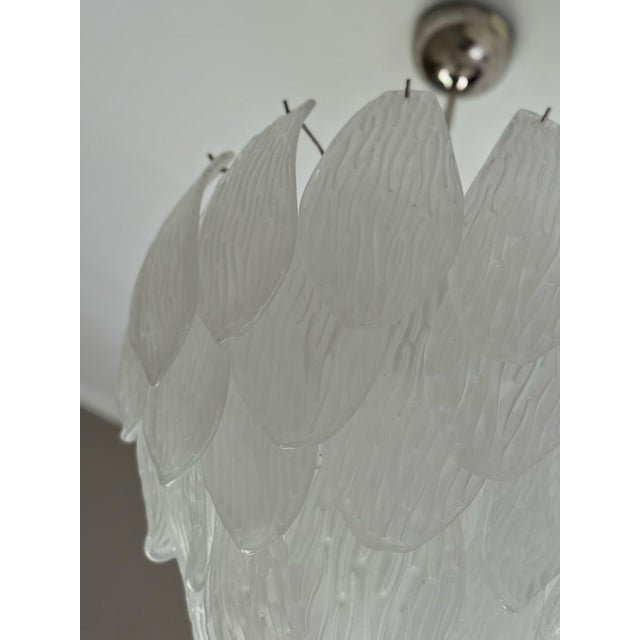 White White Classic Murano Chandelier with Frosted Glass Prisms For Sale - Image 8 of 11