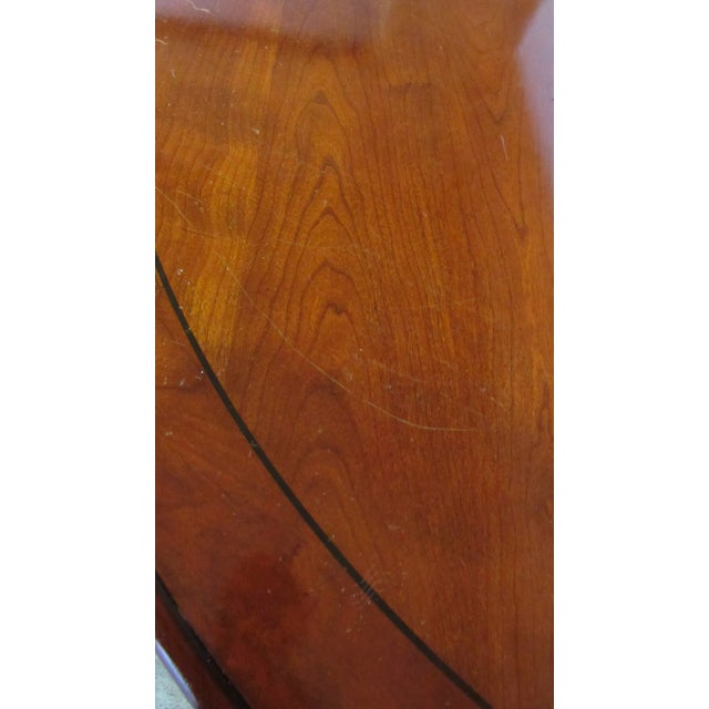 Wood 1980s Ethan Allen British Classics Round Kitchen Dining Room Table Amazing For Sale - Image 7 of 10