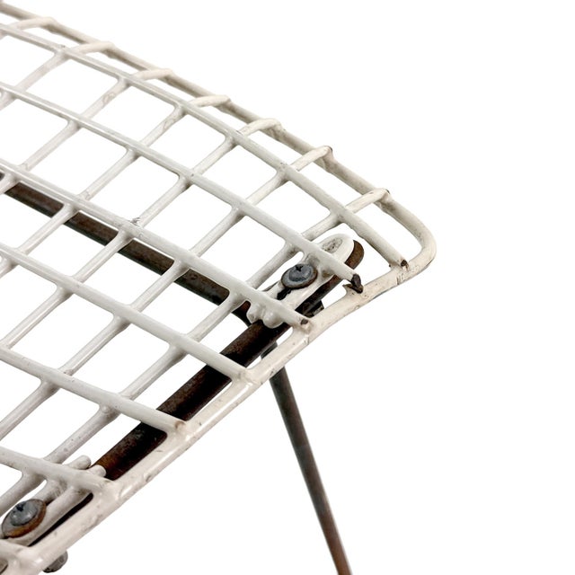 Vintage 1950s Attributed to Knoll Harry Bertoia Child Size Wire Side Chair - White W/ Black Base - Model 425 / 625 Kid Children Sized For Sale - Image 16 of 18