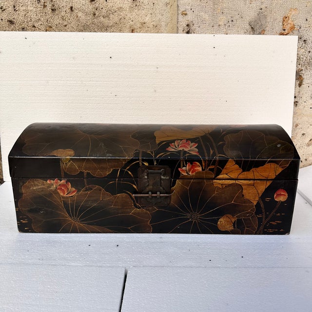 Metal Japanese Taisho Era Urushi-E Trunk, 1920 For Sale - Image 7 of 18