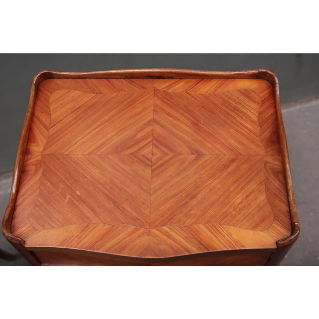 1920s 1920s Pair of French Louis XV Style Rosewood Side Tables Nightstands For Sale - Image 5 of 14