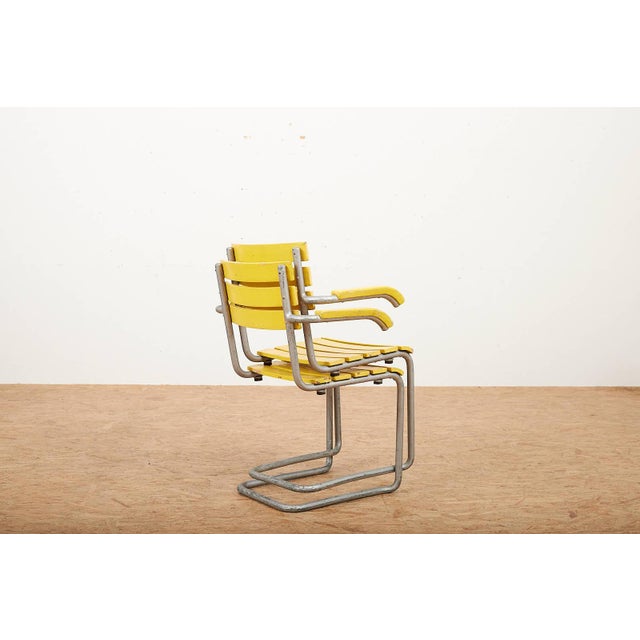 Model 1024 Garden Chairs with Galvanized Steel Tube Frames and Yellow Wooden Slats, 1934, Set of 2 For Sale - Image 3 of 13