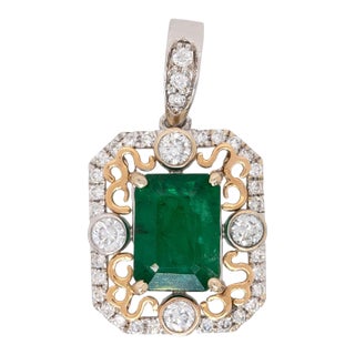 1.4ct Emerald Pendant With Natural Diamonds Accents: Solid 14k Gold, 7x5mm For Sale