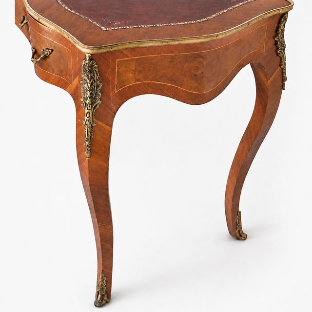 Burgundy Vintage French Louis XV–Style Leather-Top Ladies’ Writing Desk For Sale - Image 8 of 14