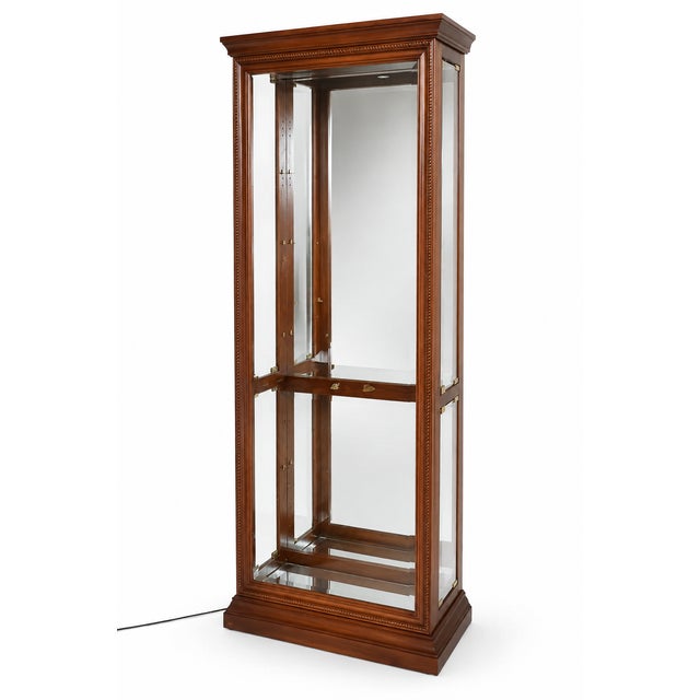 1980s Pulaski Lighted Glass Curio Cabinet With Mirrored Back For Sale In Tampa - Image 6 of 10