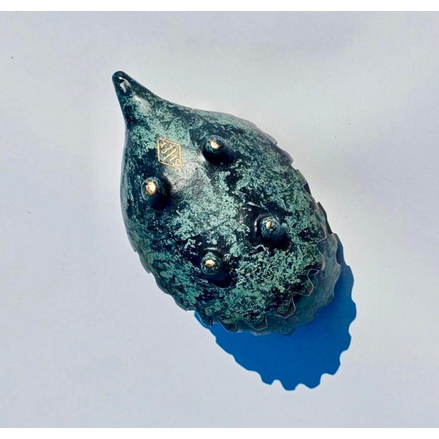 Stackable Hedgehog Ashtrays in Patinated Brass by Walter Bosse for Silex, Austria / France, 1950s, Set of 6 For Sale - Image 6 of 7