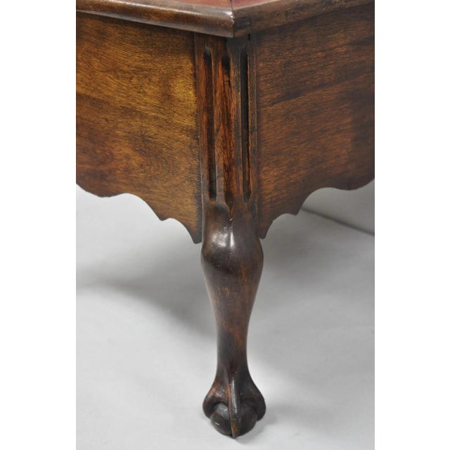 Wood Antique Flip Top Georgian Chippendale Style Mahogany Shoe Shine Box Footstool For Sale - Image 7 of 18