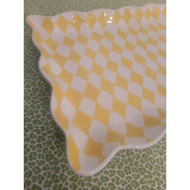 Ceramic Vintage Yellow White Ceramic Diamond Scalloped Edge Large Serving Platter For Sale - Image 7 of 9