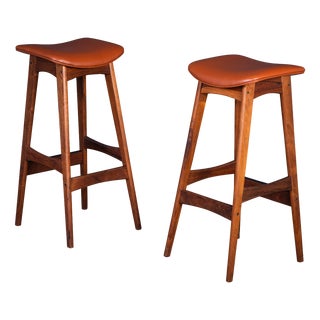 Bar Stools in Rosewood with Cognac Leather by Erik Buch for Dyrlund, 1960s, Set of 2 For Sale