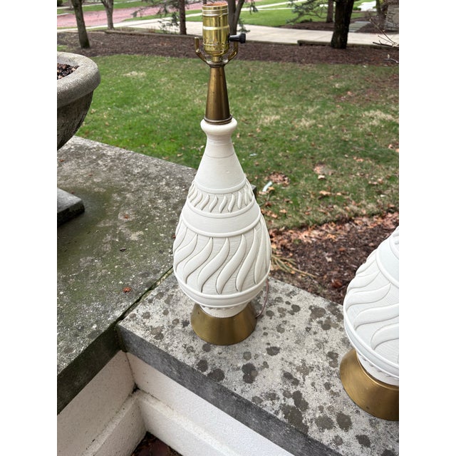 Mid-Century Modern 1970s Mid Century Modern Plasto Manufacturing White Lamps - a Pair For Sale - Image 3 of 6