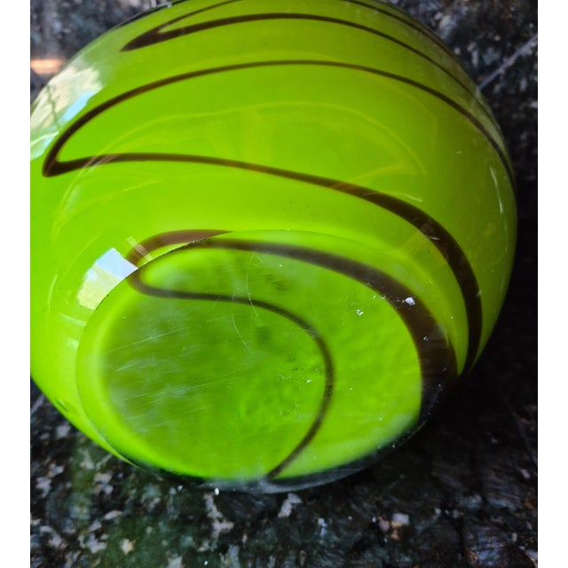 Late 20th Century Mid-Century Modern, Murano Style Lime Green and Brown Swirl Blown Art Glass Vase (Jg) For Sale - Image 5 of 7
