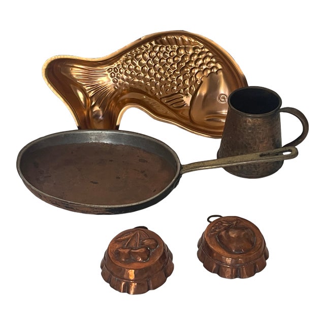 Antique Copper Kitchen Ware With Baking Molfs For Sale