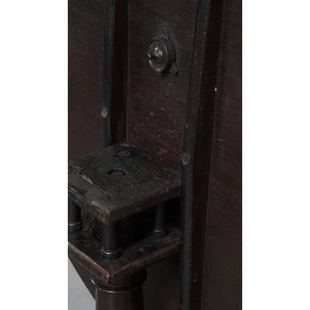 Antique 18th Century English Swivel Barrel Leg Bird Cage Tilt Top Table For Sale - Image 9 of 15