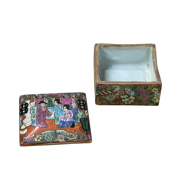 3.75" Oriental Famille Rose Color Graphic Porcelain Square Box For Sale - Image 4 of 7