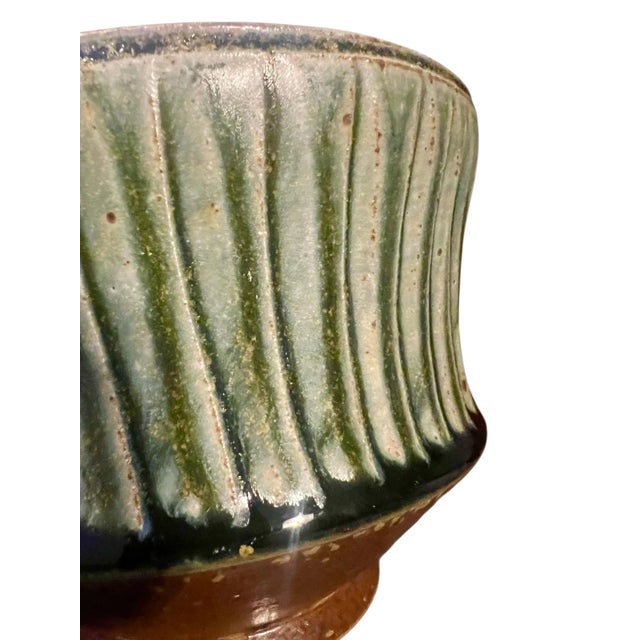 1990s Brad Tucker Cedar Creek Pottery Green Ribbed Bowl-Handmade Nc Studio Art-Glaze For Sale - Image 6 of 9