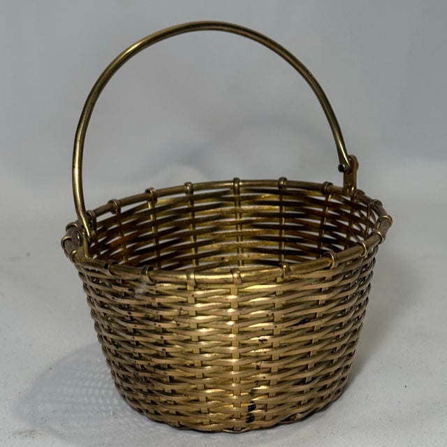 Vintage Castilian Imports Woven Brass Tabletop Baskets - Set of 2 For Sale - Image 10 of 11