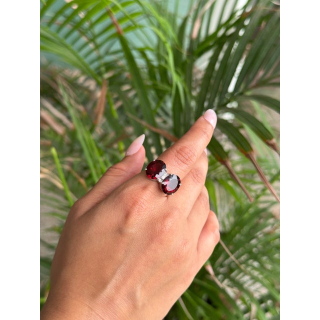 Embrace classic elegance with this Vintage Toi Et Moi Garnet Ring for Women, handcrafted in 925 Sterling Silver. Designed...