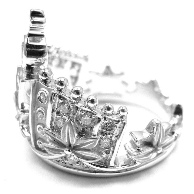 Carrera Y Carrera 18k White Gold Mi Princess Crown Diamond Ring Metal: 18k White Gold Size: 6 3/4 Weight: 9.8 grams Width:...