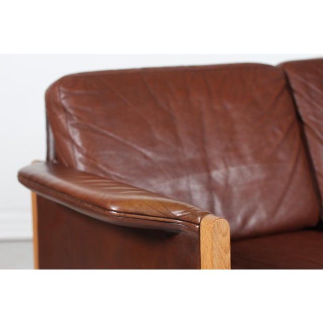 Mid-Century Modern Cognac-Colored Leather 2-Seater Sofa in the Style of Finn Juhl, Denmark, 1960s For Sale - Image 3 of 15