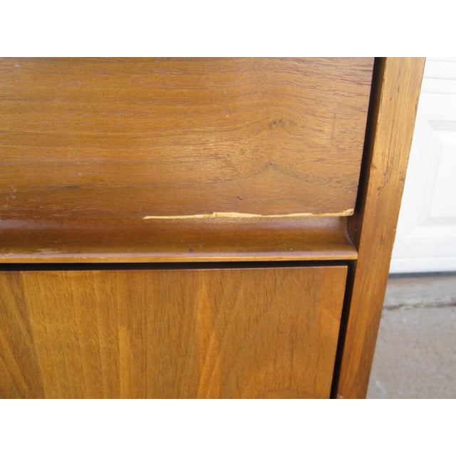 Vintage Johnson Carper Style Mid Century Modern Writing Desk Walnut 4 Drawer For Sale - Image 11 of 12