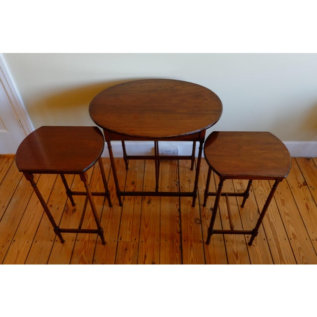 Tall Mahogany Oval Nesting Tables, England, 1900s, Set of 3 For Sale - Image 5 of 14