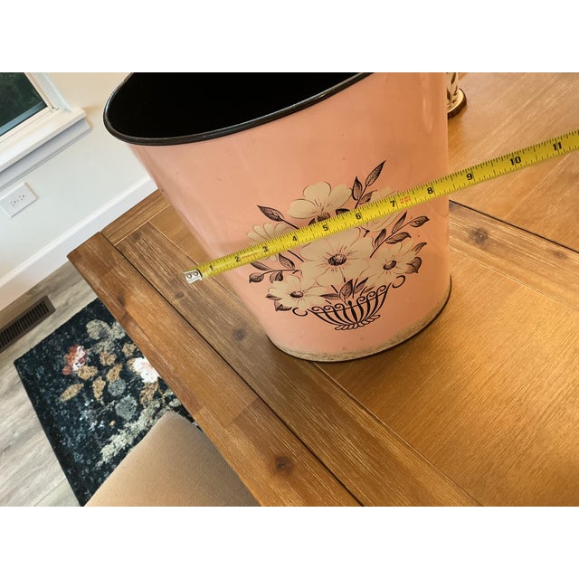 1960s Vintage Mid-Century Decoware Pink Floral Metal Trash Can / Wastebasket For Sale - Image 5 of 8