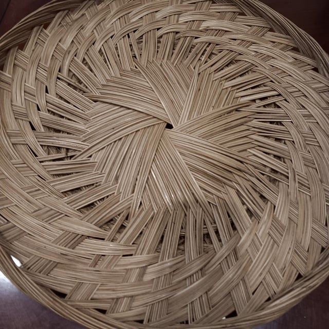 Vintage Hand Woven French Wicker Bread, Fruit, and Vegetable Serving Tray For Sale In Chicago - Image 6 of 12