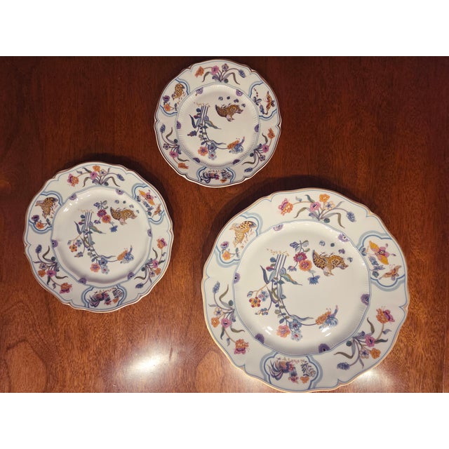 Haviland & Co. 1980s Haviland Limoges “Golden Quail” Porcelain Dinnerware Set of 6 – Hand-Decorated, Gilt Trim, Made in France - Set of 31 For Sale - Image 4 of 10