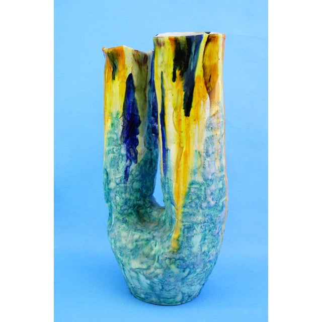 Measurements: height: 33 cm; width: 17 cm; depth: 12 cm; weight: 2.130 kg item : a splendid double-spouted vase, entirely...