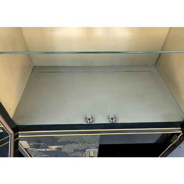 Vintage Asian Chinoiserie Drexel Hand Painted Breakfront Display China Cabinet Heritage Dynasty For Sale - Image 9 of 18