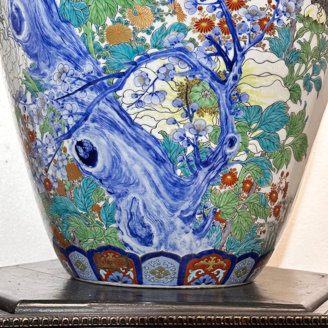 Meiji Imari Porcelain Vase with Kachō Fūgetsu, Japan, 1880s For Sale - Image 6 of 18