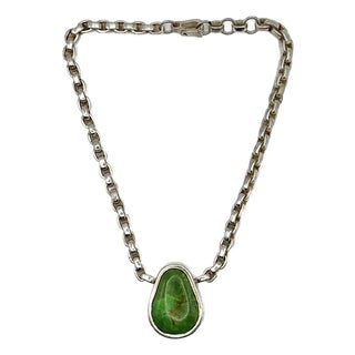 1980s Vintage Southwestern Navajo Americana Carico Lake Sterling & Green Turquoise Pendant Necklace For Sale