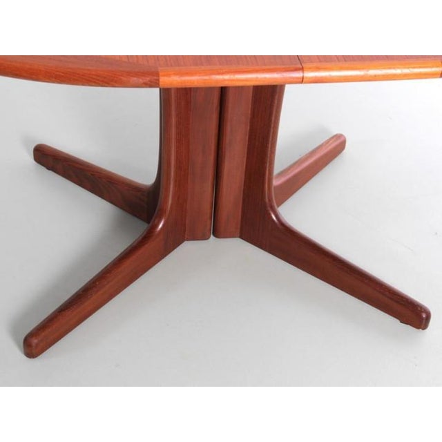 Mid-Century Scandinavian Modern Oval Dining Table in Teak, 1960s For Sale - Image 6 of 11